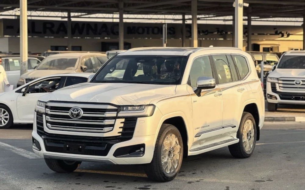 Toyota Land Cruiser LC300 hybrid công bố mức tiêu thụ nhiên liệu