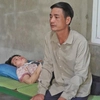 Vợ chồng nghèo gặp nạn, cả nhà lâm cảnh khốn cùng