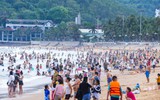 Nhiều điểm du lịch ở Bình Định đông nghẹt khách ngày lễ