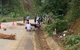 Đi bộ trên QL37, một phụ nữ bị xe máy đâm tử vong ở Yên Bái