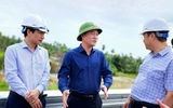 Deputy Minister Nguyen Viet Hung urges efforts to finish Quang Ngai–Hoai Nhon expressway
