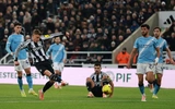 Harvey Barnes lập cú đúp, Newcastle thắng kịch tính Man City
