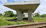 Nỗ lực gỡ vướng mặt bằng, đưa dự án cầu vượt đường sắt Đồng Hới về đích cuối năm 2025