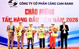 Cảng Cam Ranh đón tấn hàng đầu tiên năm 2026