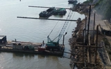 Hối hả khôi phục bờ kè bị "hà bá" nuốt chửng ở thượng nguồn sông Tiền