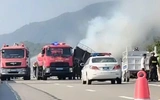 Cháy xe tải trên cao tốc Cam Lâm - Vĩnh Hảo, giao thông ùn ứ