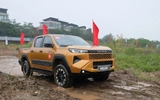 Toyota Hilux bất ngờ vượt Ford Ranger, dẫn đầu phân khúc bán tải