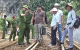 Công an vào cuộc vụ đá lăn làm gãy đường ray qua đèo Hải Vân