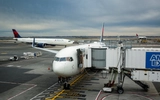 Nhiều hãng bay Mỹ "gánh" chi phí vận hành tăng 400 triệu USD/tháng vì xung đột Trung Đông