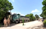Ninh Bình: Va chạm với xe tải, người đàn ông đi xe máy tử vong thương tâm