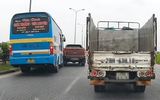 Tài xế xe bán tải tạt đầu "trả đũa" ô tô khách, gây tai nạn