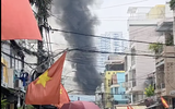 TP.HCM: Cháy lớn trong hẻm đường Thái Phiên, 5 căn nhà hư hại nặng