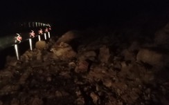 Quảng Nam: Đèo Le sạt lở, tỉnh lộ 611 tắc đường