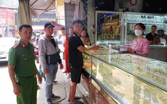 Giả vờ mua vàng, thanh niên w88 luxury link w88 hơn 9 chỉ vàng bỏ chạy