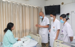 Mù mắt sau tiêm link vao w88 bong88 ở nước ngoài, nữ bệnh nhân về nước cầu cứu bác sĩ BV Việt Đức