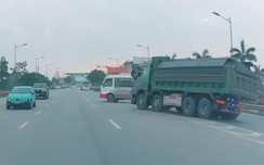 link w88 khách quay đầu ẩu, suýt gây tai nạn giao thông