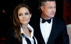Angelina Jolie - Brad Pitt ly hôn: Người thứ 3 là ai?