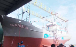 Quảng Nam hạ thủy tàu đánh cá vỏ thép công suất gần 1.000 CV