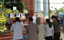 Chùm ảnh: Tw88 com vng thương đám tw88 com vng 4 bà cháu trong thảm án Quảng Ninh