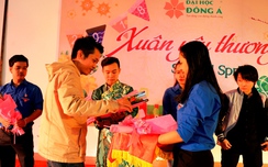 Tặng vé w88 com vn Tết cho hàng trăm sinh viên Đà Nẵng