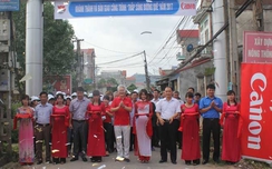 Gần trăm km đường quê được lắp đèn miễn phí