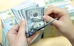 Ngân hàng vẫn “đi đêm” lãi suất USD: Những chiêu “né” luật