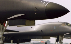 2 oanh tạc cơ B-1B Lancer bay qua bán đảo Triều Tiên