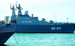 Hộ vệ hạm Việt Nam tham gia duyệt binh hải quân ở Singapore
