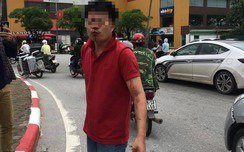 Tài xế ôtô bị đấm chảy máu mặt sau va chạm với xe máy