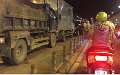 Xe ben gây tai nạn liên hoàn trong hầm sông Sài Gòn