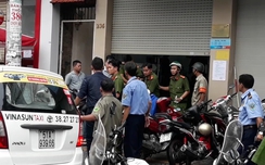 Nam thanh niên có biểu hiện ngáo đá vào ngân hàng để "xin đểu"
