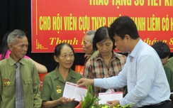 Quỹ Xã hội từ thiện w88 com vn tặng 10 sổ tiết kiệm cho cựu TNXP