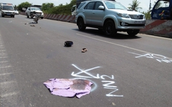 Va chạm xe tải, 2 người đi xe máy trọng thương