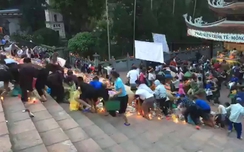 Người livestream cảnh nhốn nháo "cướp" lộc w88 -- link mới nhất chùa Hương nói gì?