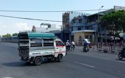 Đà Nẵng: Dân đứng chờ tàu... w88 luxury link w88 tắc QL1