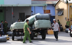 10 tấn quần áo Trung Quốc nghi nhập lậu về ga Đà Nẵng