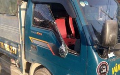 Công w88 com vào cuộc vụ hàng loạt ôtô, nhà dân bị đập vỡ kính
