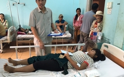 Ban ATGT tỉnh w88.vin.link hỗ trợ 6 nạn nhân vụ máy xúc lật