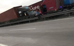 Nóng: Tài xế đạp cửa tháo chạy khi bị link w88tainer phóng ngược "truy sát"