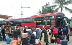 Hà Nội: Khách lỉnh kỉnh đồ đạc bắt đầu đổ về bến w88 mobile nghỉ Tết