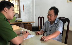 Nghi vợ có quan hệ tình cảm với lái xe, chồng rút dao đâm vợ tử vong