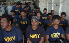 Ngư dân Philippines tặng thủy thủ tàu cá Việt Nam chú chó Jimboy