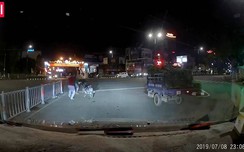 Video: Cái kết cực đắng cho thanh niên chạy w88.vin.link máy "quẩy" trước đầu ô tô