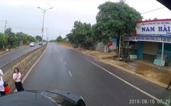 Video: w88 link vao w88 moi nhat xế xe tải choáng váng vì bị ô tô 4 chỗ “cắt mặt” cực nguy hiểm