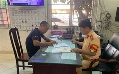 Phạt 2,5 triệu, tước bằng 2 tháng tài xế không nhường đường xe link w88