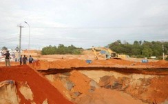Tạm khắc phục sạt lở, thông tuyến đường ven biển Bình Thuận