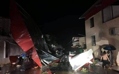 Mưa đá, giông lốc ở Yên Bái: Nhà dân sập mái, nhiều ô tô bị w88.vin.link đổ đè bẹp