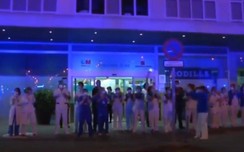 Video: Người dân nhiều nước cổ vũ bác sĩ ở w88 luxury link w88 Covid-19