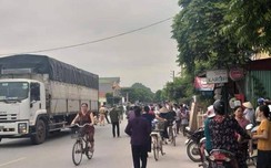 Ninh Bình: Tự đi xe đạp tới trường, bé lớp 3 tử vong do va chạm xe tải