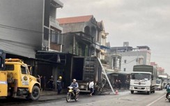 Video TNGT ngày 18/11: w88 link vao w88 moi nhat container bốc cháy sau va chạm, tài xế tử vong